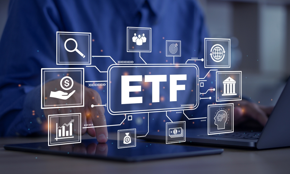 Etf,exchange,Traded,Fund.businessmen,Using,A,Laptop,And,Tablet,With,Icons Etf,exchange,Traded,Fund.businessmen,Using,A,Laptop,And,Tablet,With,Icons
